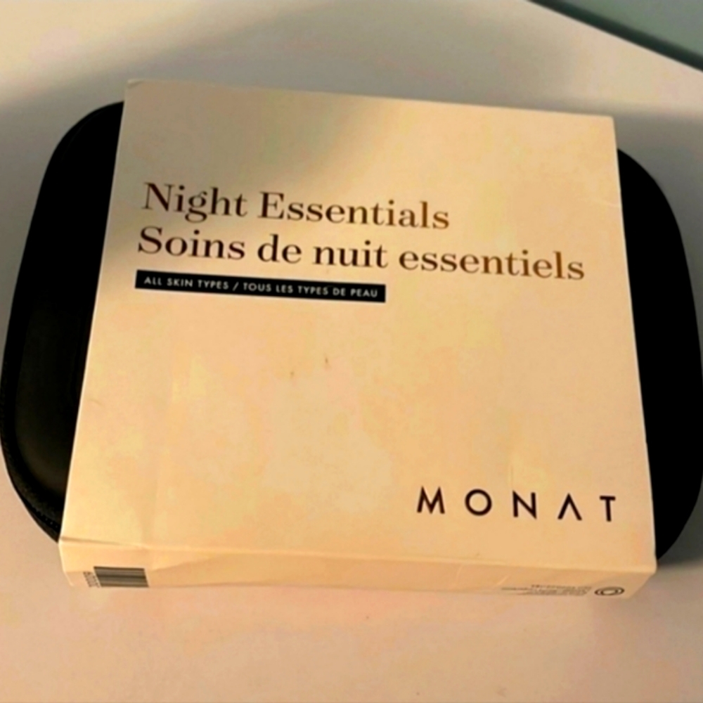 Monat travel
